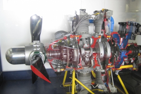 Pratt__Whitney_R-2800_engine_USSMM_1