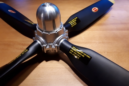 30x18_Thunderbolt-4